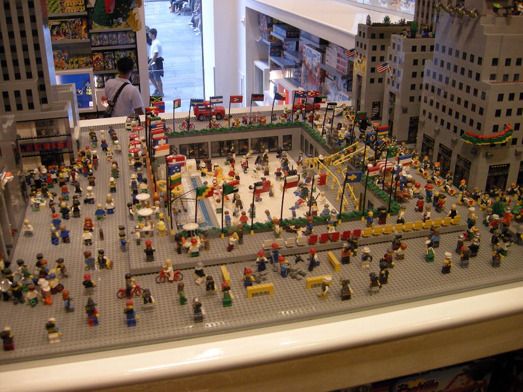New York City Rockefeller Center 02E The Lego Store